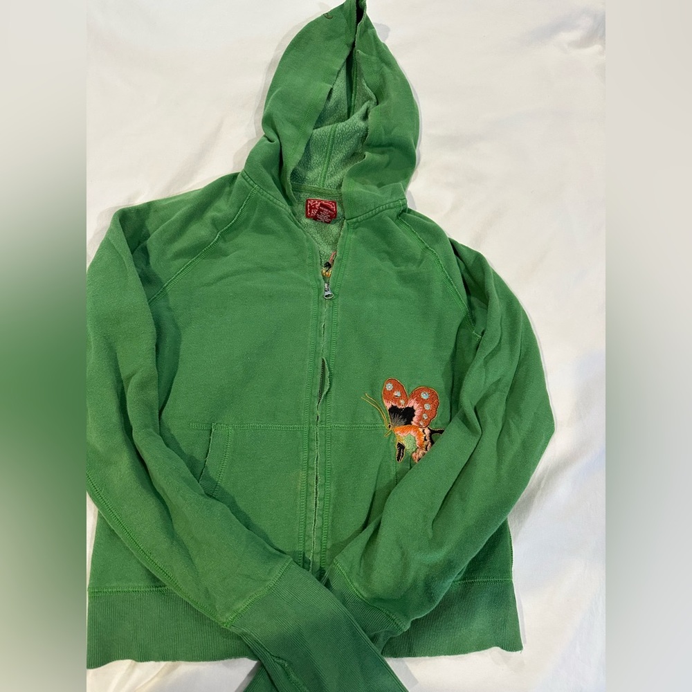 Super cute and embroidered Lucky Brand sweatshirt! Size small gently worn.